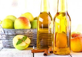 4 Reasons You Should Have a Bottle of Apple Cider Vinegar in Your Kitchen